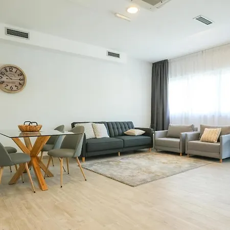 Mara Accommodations With Terrace On Kolovare Beach Apartamento