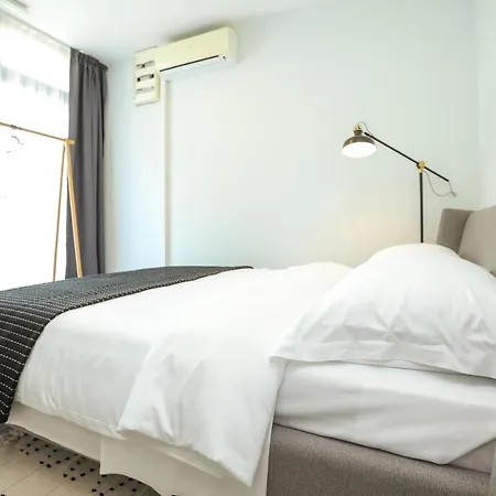 Apartamento Mara Accommodations With Terrace On Kolovare Beach Zadar