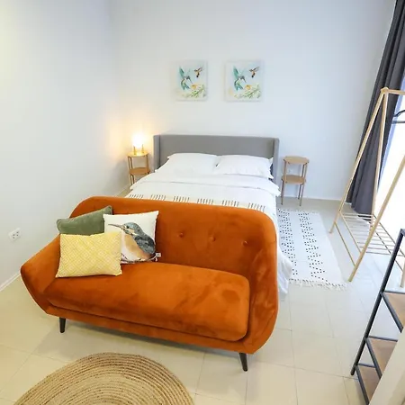 Mara Accommodations With Terrace On Kolovare Beach Apartamento